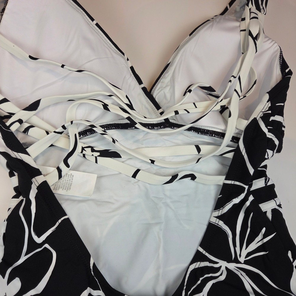 La Blanca One Piece Women 12 Black Floral Tummy Control Crisscross Strap 856 NWT - Picture 9 of 14